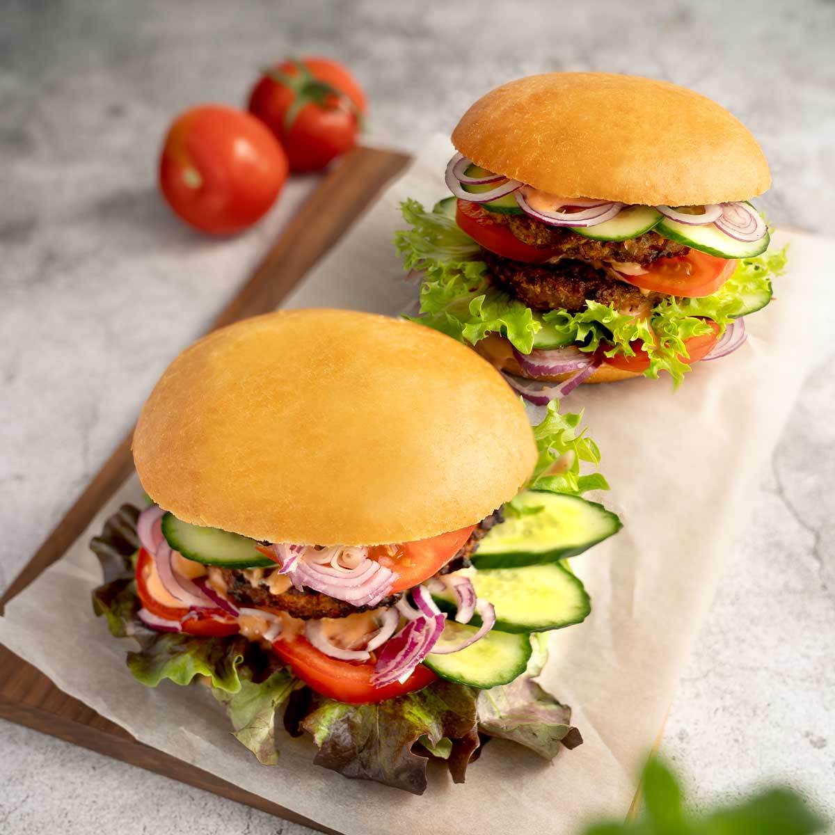 Vrioche Burger, vegan, sliced