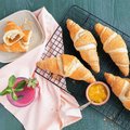 SG-Croissant with apricot filling - 1