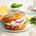 Pretzel Burger with sesame, pre-cut - 3