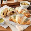 Croissant filled with pistachio cream - 1